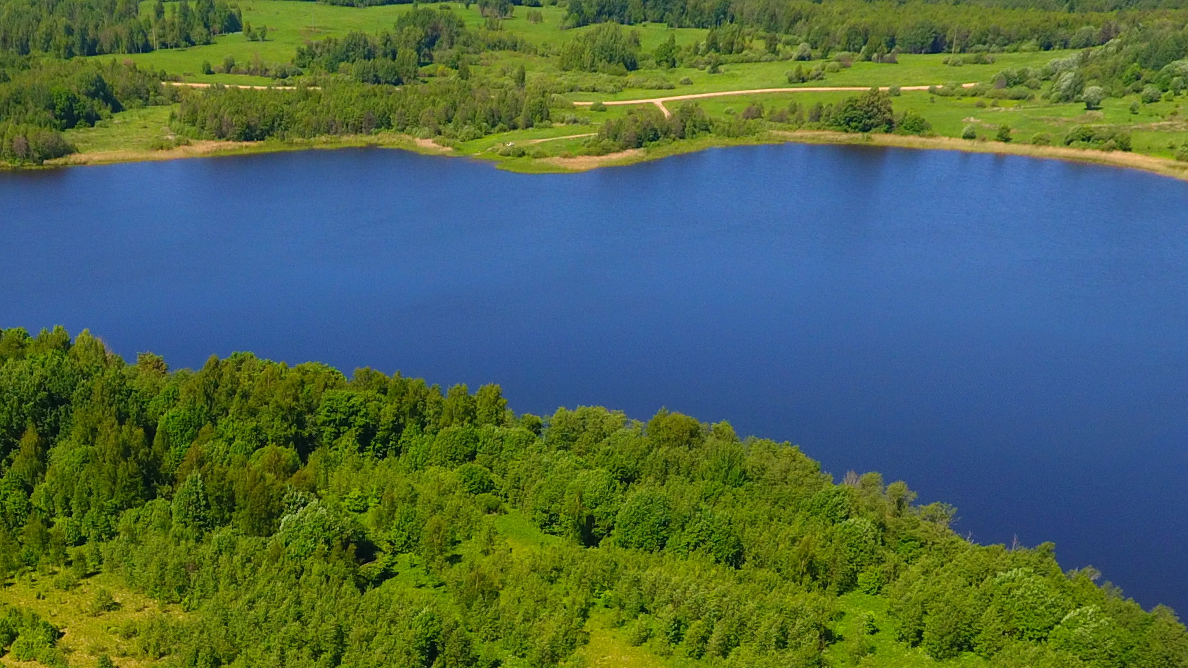  полоса озера Локново составляет 300 метров, Локнянский район